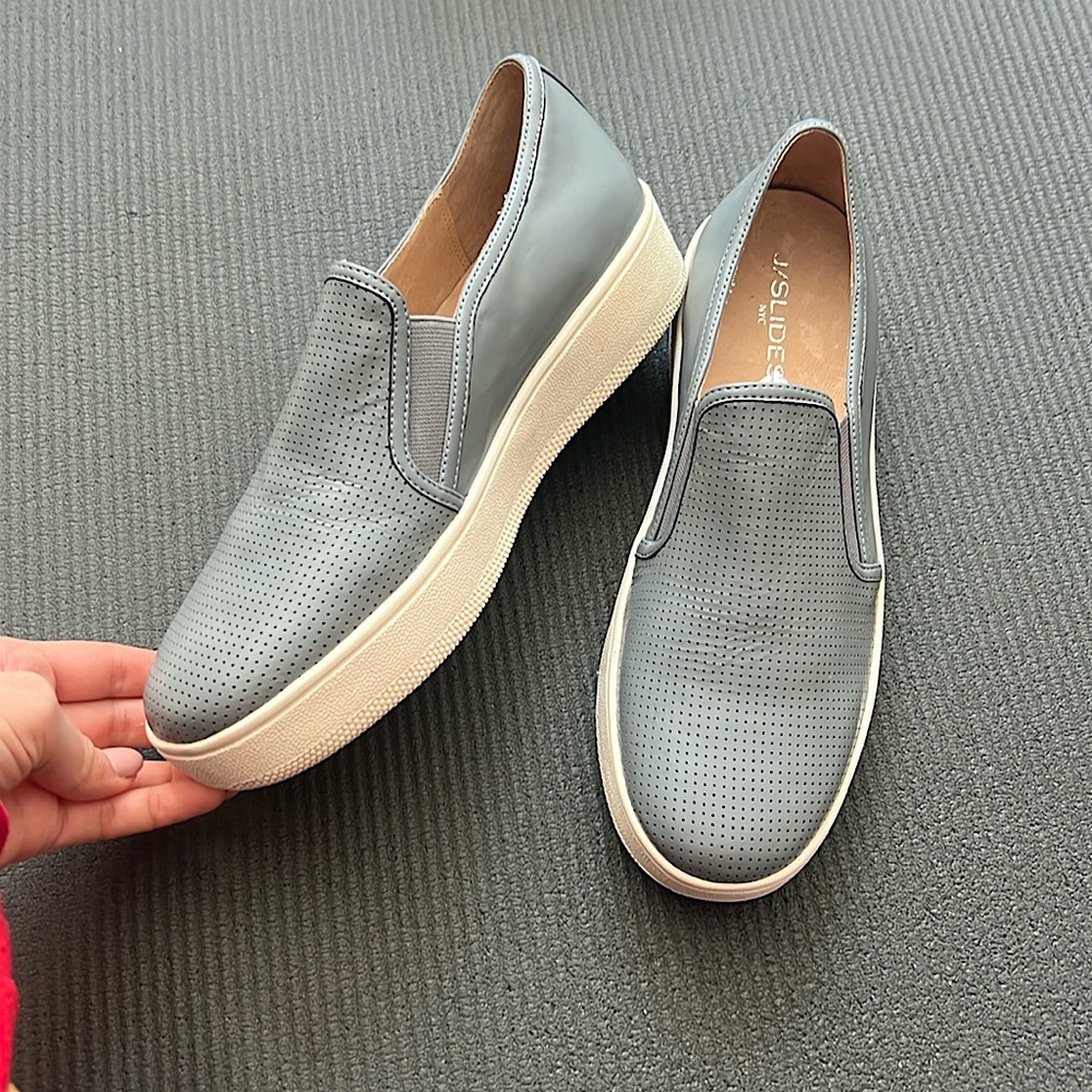 Women's Slip-On Leather Shoes in Grey J Slides